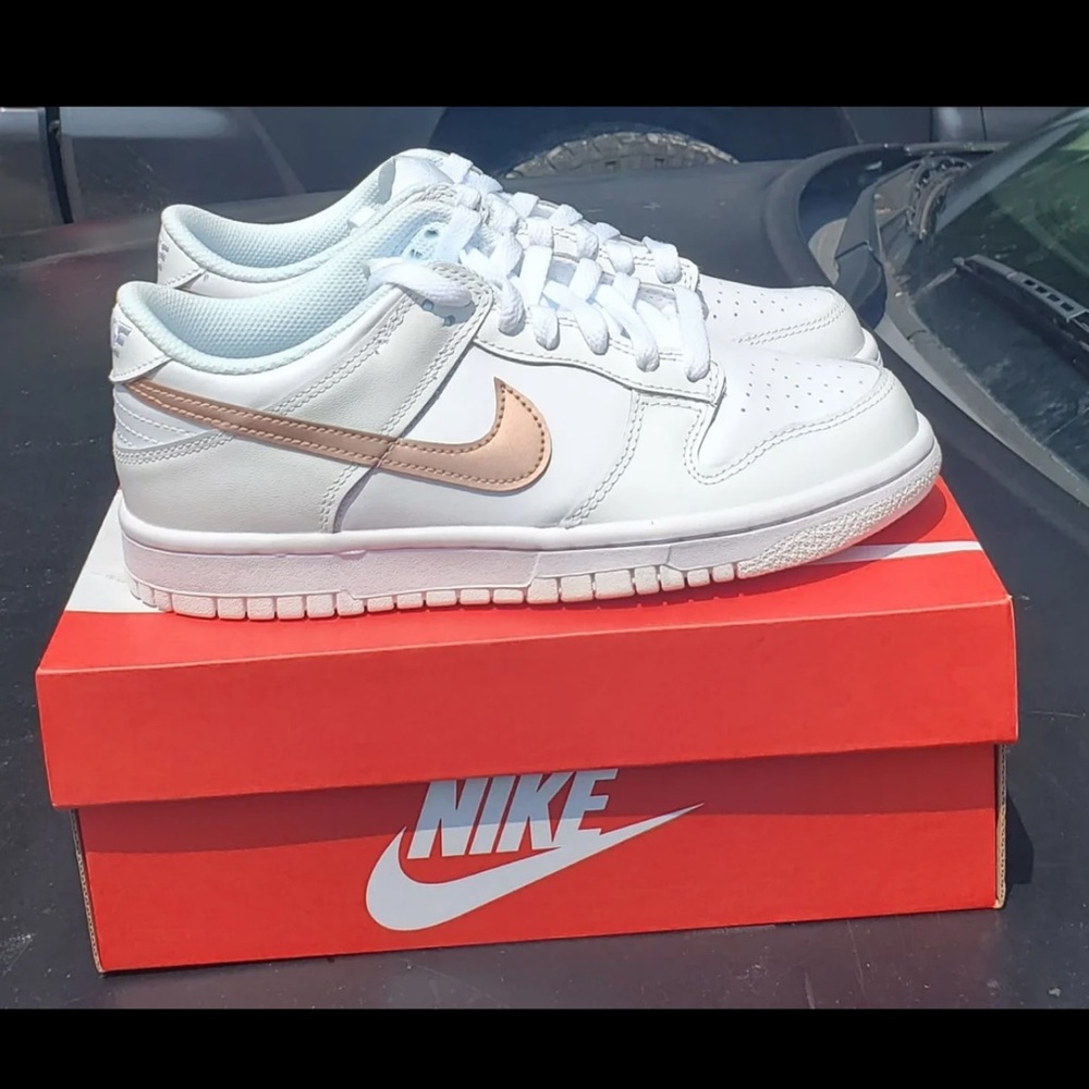 DUNK LOW GS 'WHITE METALLIC RED BRONZE